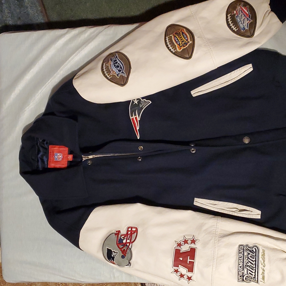 2004 NE PATRIOTS Limited Edition 3-Time World Champions